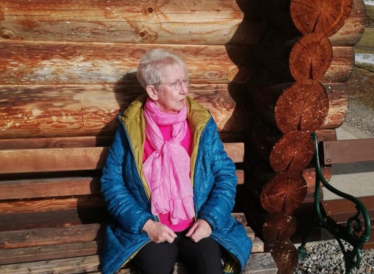 Elisabeth am Golfplatz - ein Bild aus aktiven Tagen, bevor sie ihre Reise ins nächste Leben angetreten hat